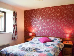 3 bedroom accommodation in Brighstone - Image 2