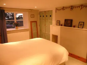 Cosy cottage, stunning sea views, log burner,  modern kitchen, 15 mins to beach - Image 5