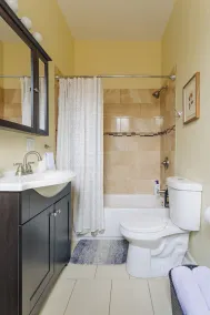 Lowest Rates! Spacious Duplex with Free Parking! - Image 5