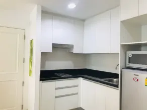 Stunning Apartment at a Bargain price, close to MRT, markets, shops - Image 5
