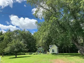 Quiet Country Apartment Getaway - Image 2