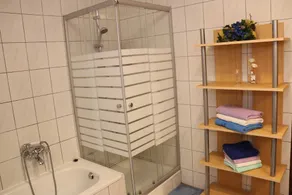 Appartement Höbart - deux chambres doubles, cuisine, salle de bains, toilettes et antichambre - Image 3