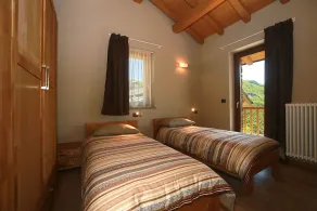 Chalets exclusiva Mongioie con vista espectacular Val Corsaglia - Cuneo. - Image 3