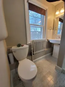 Private, Fully Renovated 1 bedroom Carriage House - Image 5