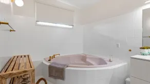 Kirby's Berrara Beach House - Image 2