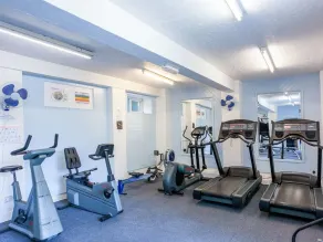 Cosy bungalow in Tamar Valley with shared pools, gym and beautiful scenic views. - Image 2