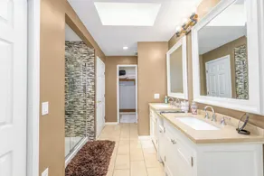 A Guest FAVORITE, located close to shopping and restaurants - Image 2
