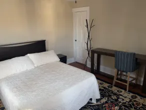 Renwick Mansion Guest House - Image 3