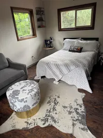 Guest House In the Upper Rattlesnake - Image 4