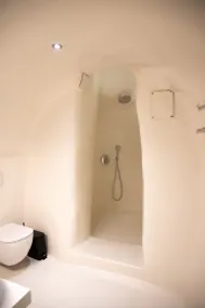 Aleria Luxury Cave Santorini - Image 3