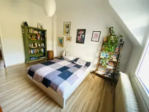 Quite, artsy apartment in a central location - Image 4