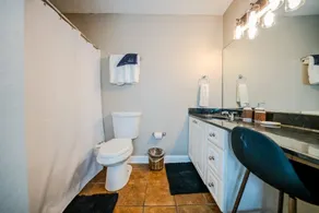 Convenient to campus and The Square - Image 2