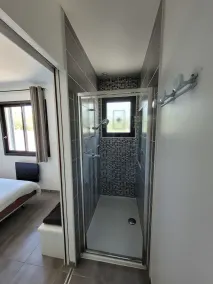 TOUT CONFORT,  PROCHE PLAGE avec PISCINE PRIVÉE et TERRAIN DE PÉTANQUE - Image 2