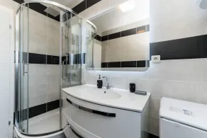 Holiday home with swimming pool - Image 2