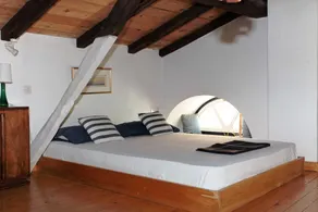 Pour Spitaki Main Building - Image 3