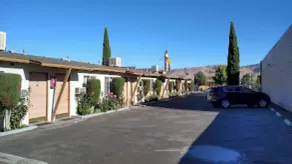 Santa Fe Motel Tehachapi by Hotel O - Image 2