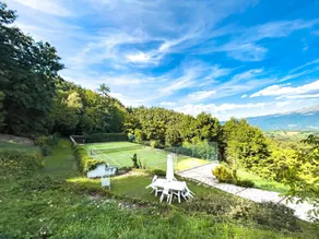 Eco Guesthouse Villa Italia: Cheerful 5-bedroom villa with pool and tennis - Image 2
