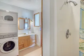 Vintage Charm med en moderne flair i denne Oceanfront Beauty i vejen slutter! - Image 2