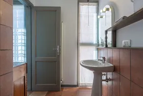 GuestHost - Apartment located inside a villa, shared with the owner.Perfect place for those looking for a stay surrounded by greenery, quiet and away from city traffic.The historic center is only 15 minutes by car or 20 minutes by bus (n. 310).It is poss - Image 4