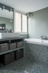 Perfect location, cosy and stylish and with one of the largest bathrooms i town - Image 3