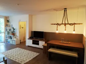 innenstadtnahe Ferienwohnung mit Tiefgarage und Balkon - Image 2
