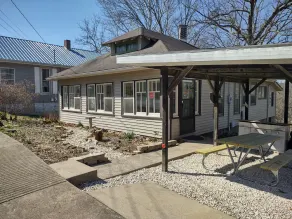 Bungalow in Bloom - Image 4