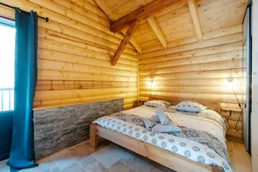 Spacious Family Chalet – Courchevel / Brides-les-Bains with Mountain Views - Image 5