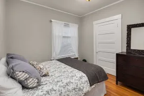 Spacious Charming Craftsman Seattle Apartment - Image 5