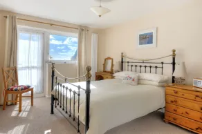 6 BAY VIEW COURT, family friendly in Lyme Regis - Image 3