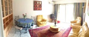 Lys, rolig og centralt beliggende lejlighed med balkon og aircondition - Image 5