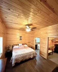 Texas Size, Pet Friendly Barndominium with Hot Tub Overlooking Toledo Bend Lake. - Image 4