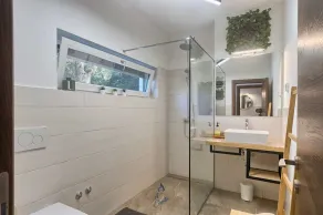 Secluded pine forest villa by the sea for up to 8 guests - Image 2