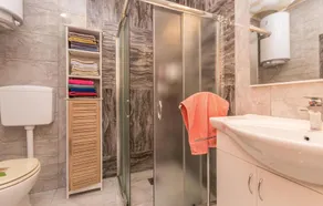 Gorgeous Apartment In Banjevci - Image 2