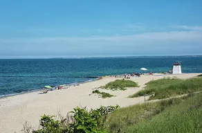 Cozy Beach Cottage - Image 4