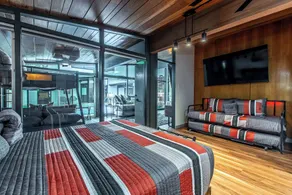 Luxury on Ocean Drive - Sleeps 28 - Image 5