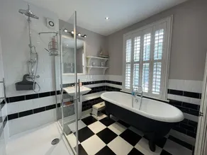 BEAUTIFULLY RENOVATED LARGE VICTORIAN VILLA WITH HUGE KITCHEN. Sleeps 14-16 - Image 2