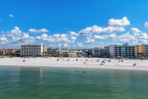 # 331 Surf Song Resort: 1 BR / 1 BA 3. sal i Madeira Beach, 2 sovepladser - Image 4