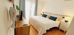 T1 Cozy Beachfront Apartment 'Free Wi-Fi' - Image 4