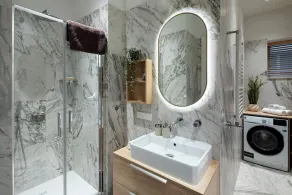 Raina Boulevard Exclusive Design Apartments by the Park - Image 4
