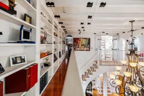 Stunning Rooftop Apartment & Garden Deck - Image 3