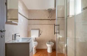 Charmante maison de 4 chambres à Hrboki - Image 2