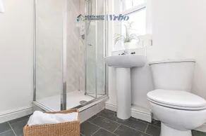 Rummeligt 3-værelses hus - Image 3