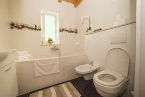Die Villa Olive Harvest ist brandneu und verfügt über 3 Schlafzimmer und 3 Badezimmer. - Image 5