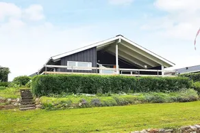 Peaceful Holiday Home in Børkop With Sea View - Image 4