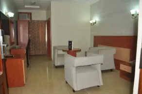 Top Rank Hotel - Image 3