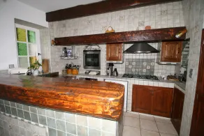 Large 3-star building with swimming pool sleeps 11 - Image 5