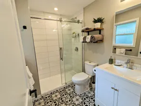Private cottage in Shawnigan lake / Cobble hill area - Image 2