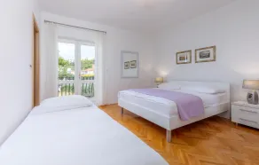 6 bedroom stunning home in Dugi Rat - Image 5