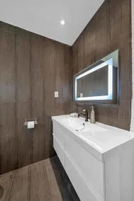 Biscayne Shore #2 - 3 2 - Charming and Tropical - Image 2
