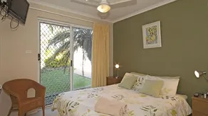 Roll out of bed and onto the beach - Tri-level townhouse ideal for the beachlover! - Image 4